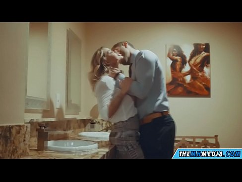 ❤️ Kad krūtiska blondīne pavedina tevi publiskā tualetē ❤ Anāls video pie porno lv.hentaidude.ru ﹏